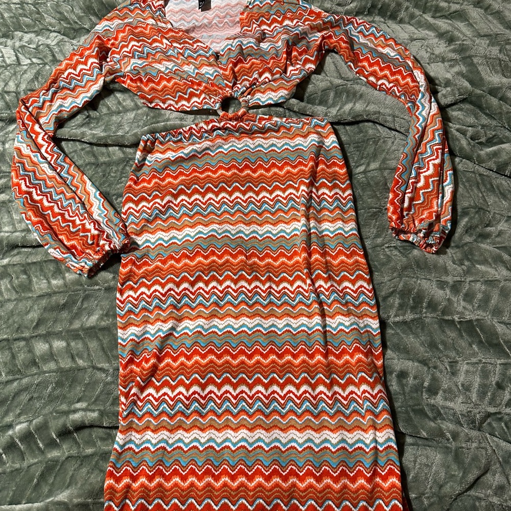 SHEIN Vibrant Zigzag Long Sleeve Dress